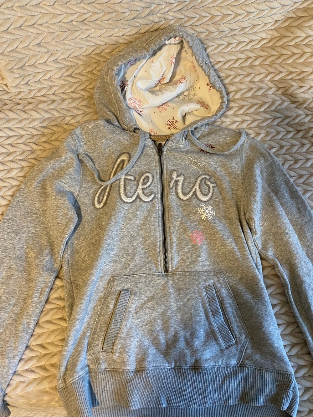 Aeropostale Light Gray Half-Zip Hoodie with Snowflake Print Lining